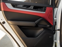 Porsche Cayenne Base Coupe AWD 2026