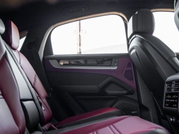 Porsche Cayenne Base Coupe AWD 2026