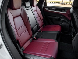 Porsche Cayenne Base Coupe AWD 2026