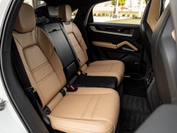 Porsche Cayenne Base Coupe AWD 2026