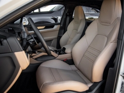 Porsche Cayenne Base Coupe AWD 2026