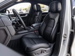 Porsche Cayenne Base Coupe AWD 2026