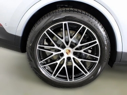 Porsche Cayenne Base Coupe AWD 2025