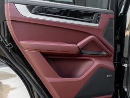 Porsche Cayenne Base Coupe AWD 2026