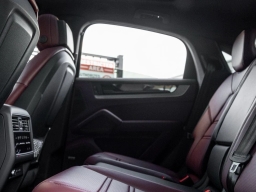 Porsche Cayenne Base Coupe AWD 2026