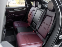 Porsche Cayenne Base Coupe AWD 2026