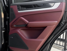 Porsche Cayenne Base Coupe AWD 2026