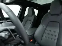 Porsche Cayenne Base Coupe AWD 2025