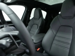 Porsche Cayenne Base Coupe AWD 2025