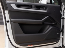 Porsche Cayenne Base Coupe AWD 2026