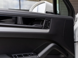 Porsche Cayenne Base Coupe AWD 2026