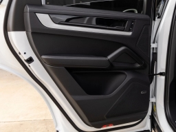 Porsche Cayenne Base Coupe AWD 2026