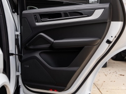 Porsche Cayenne Base Coupe AWD 2026