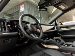 Porsche Cayenne Base Coupe AWD 2026