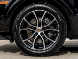 Porsche Cayenne Base Coupe AWD 2026