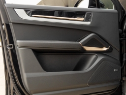 Porsche Cayenne Base Coupe AWD 2026