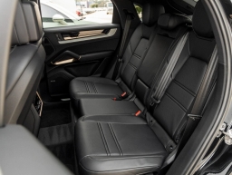 Porsche Cayenne Base Coupe AWD 2026