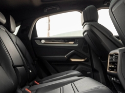 Porsche Cayenne Base Coupe AWD 2026