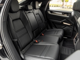 Porsche Cayenne Base Coupe AWD 2026