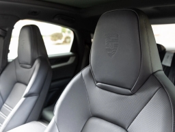 Porsche Cayenne Base Coupe AWD 2026