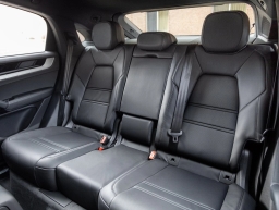 Porsche Cayenne Base Coupe AWD 2026