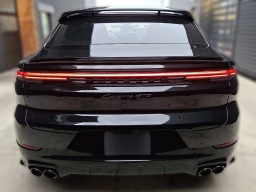 Porsche Cayenne GTS Coupe AWD 2026