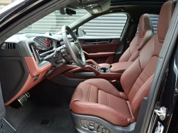 Porsche Cayenne GTS Coupe AWD 2026