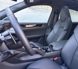 Porsche Cayenne GTS Coupe AWD 2026