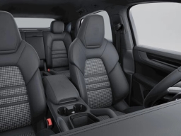 Porsche Cayenne GTS Coupe AWD 2026