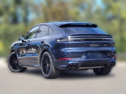 Porsche Cayenne GTS Coupe AWD 2026