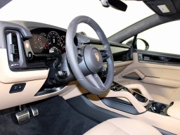 Porsche Cayenne GTS Coupe AWD 2026