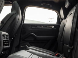 Porsche Cayenne GTS Coupe AWD 2026