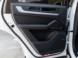 Porsche Cayenne S Coupe AWD 2026