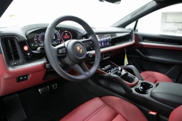 Porsche Cayenne S Coupe AWD 2026