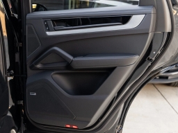 Porsche Cayenne S Coupe AWD 2026