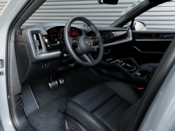 Porsche Cayenne S Coupe AWD 2025