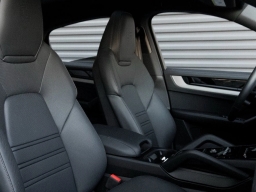 Porsche Cayenne S Coupe AWD 2025