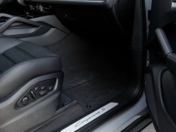 Porsche Cayenne S Coupe AWD 2025