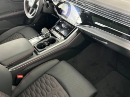 Audi RS Q8 performance quattro 2026