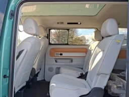 Volkswagen ID. Buzz 1st Edition 4MOTION w/Two-Tone 2025