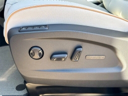 Volkswagen ID. Buzz 1st Edition 4MOTION w/Two-Tone 2025