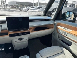 Volkswagen ID. Buzz 1st Edition 4MOTION w/Two-Tone 2025