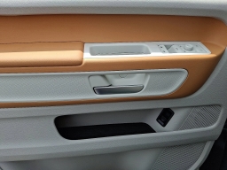 Volkswagen ID. Buzz 1st Edition 4MOTION w/Two-Tone 2025