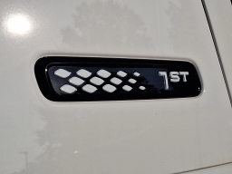 Volkswagen ID. Buzz 1st Edition 4MOTION w/Two-Tone 2025