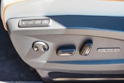 Volkswagen ID. Buzz 1st Edition 4MOTION w/Two-Tone 2025