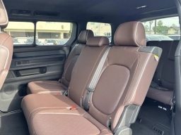 Volkswagen ID. Buzz Pro S RWD w/Two-Tone 2025