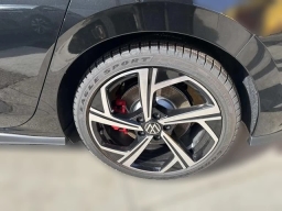 Volkswagen Golf GTI SE 2.0T DSG 2025