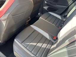 Volkswagen Golf GTI SE 2.0T DSG 2025