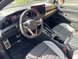 Volkswagen Golf GTI SE 2.0T DSG 2025