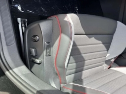 Volkswagen Golf GTI SE 2.0T DSG 2025